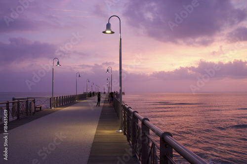 Pier an der Toskanaküste