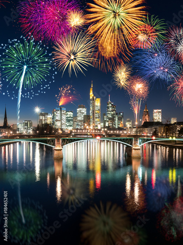 Großes Feuerwerk über Frankfurt am Main