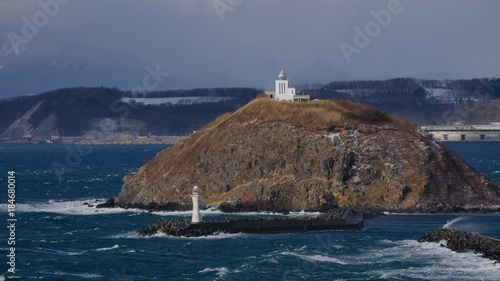 嵐の海と大黒島 北海道室蘭