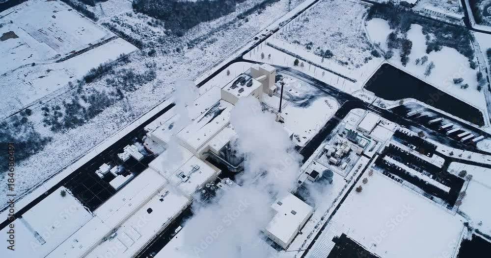 usine sous la neige en vue aérienne usine sous la neige en vue aérienne