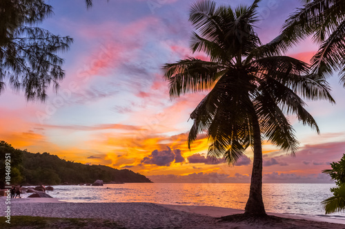 anse Lazio après le coucher du soleil, Praslin, Seychelles © Unclesam