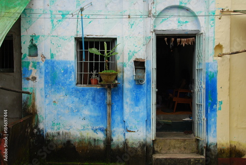 Maison typique de Moulmein, Birmanie photo