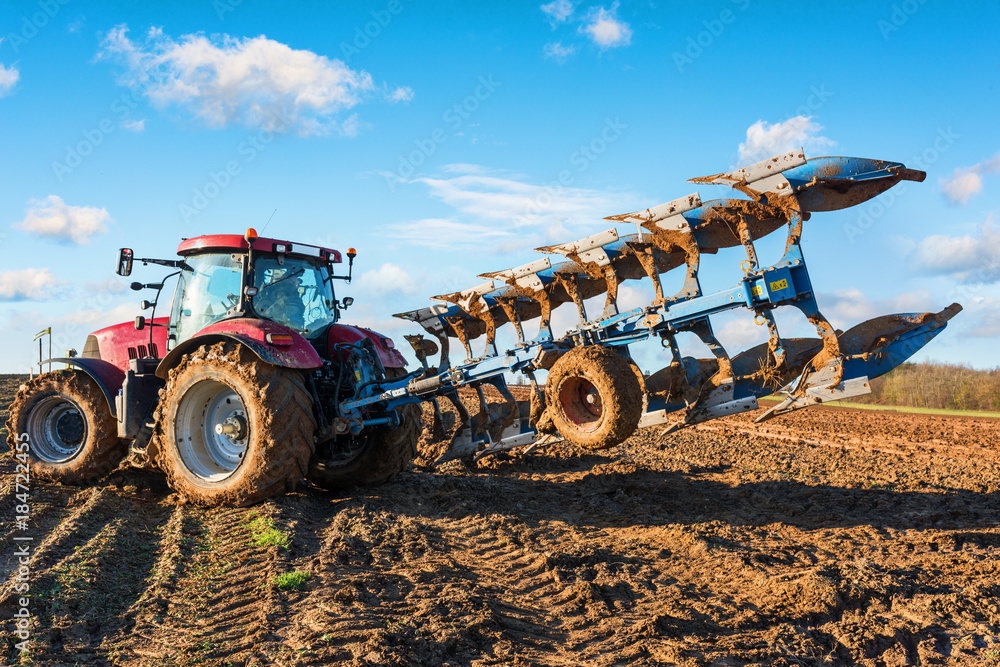 Naklejka premium tracteur et sa charrue