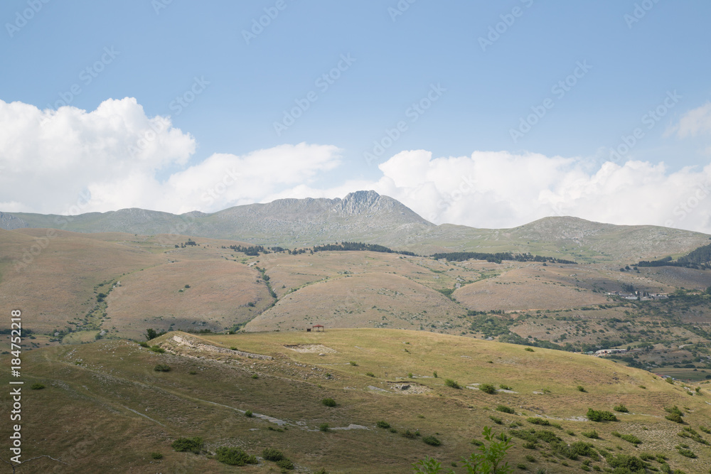 Colle della Battaglia, all'orizzonte Monte Camicia