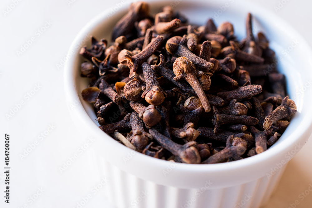 Raw Organic Brown Dried Cloves Ready to Use Raw Organic Brown Dried Cloves Ready to Use