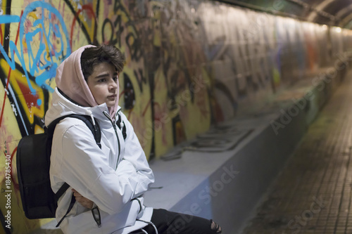 Canvas Print young teenager or preteen in the underground of the city