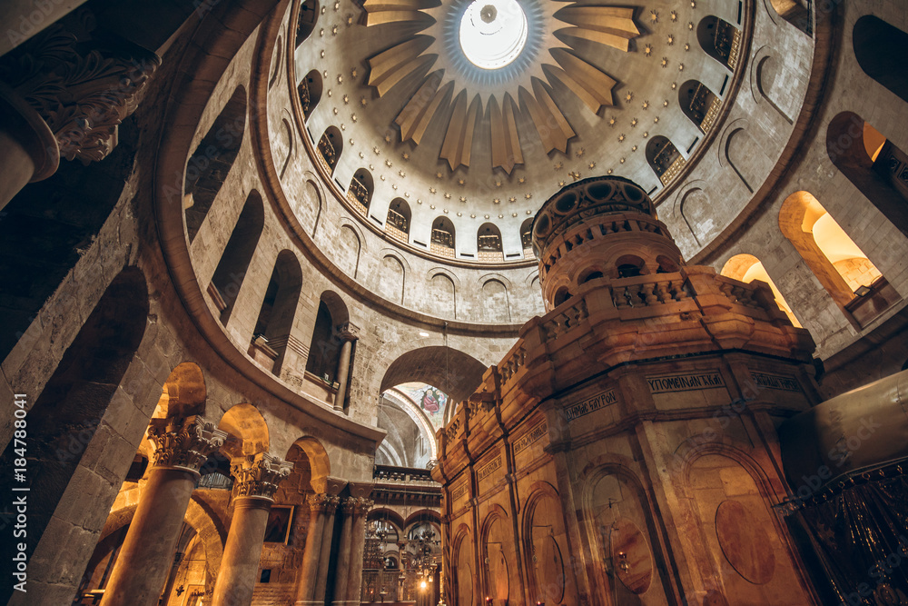 Fototapeta premium Wnętrze kościoła Grobu Świętego w Jerozolimie, Izrael