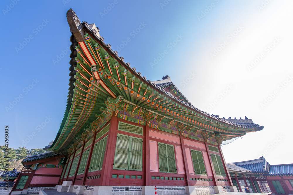 Beautiful traditional house at Gyeongbok Palace, Seoul , Korea Beautiful traditional house at Gyeongbok Palace, Seoul , Korea