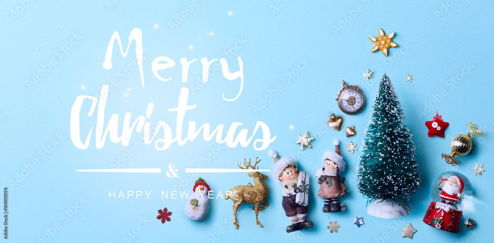 Naklejka premium Christmas holidays ornament flat lay; Christmas card background