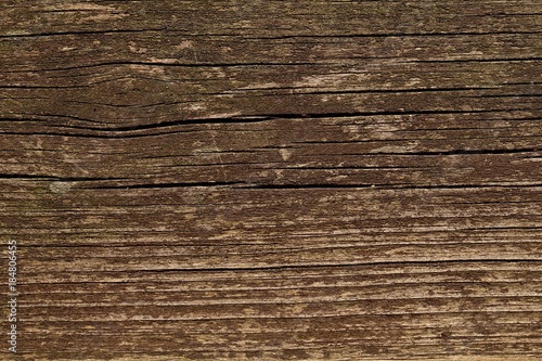 Tavole di legno grezzo esposte ad agenti atmosferici