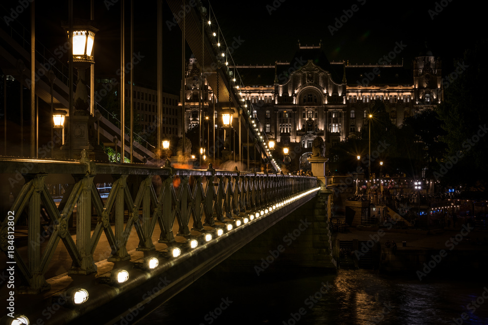 Obraz premium Bridge in Budapest