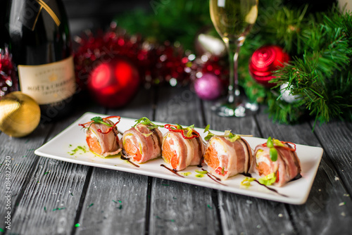 New Year's table.Servicing New Year's table. Photos in the interior