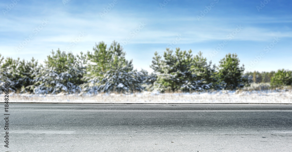 Fototapeta premium Winter road background 