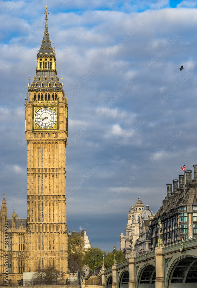 Fototapeta premium Big Ben and Westminster bridge in London, UK.