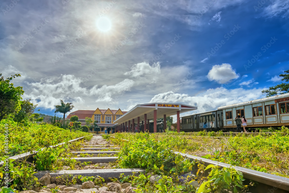 Obraz premium Da lat, Viet Nam - November 27th, 2017: Ancient railway station is famous place, history destination for traveler, french architecture antique train tranport tourist to visit in Da lat, Vietnam