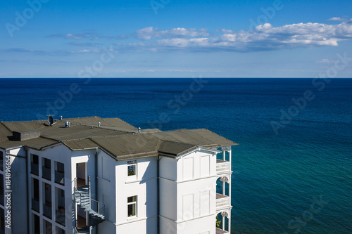 Blick aufs Meer in Saßnitz auf der Insel Rügen