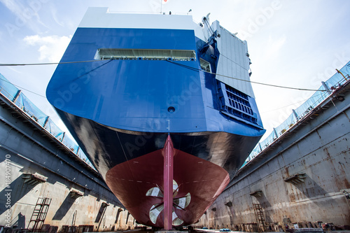Εκτύπωση καμβά pure car carrier on dock