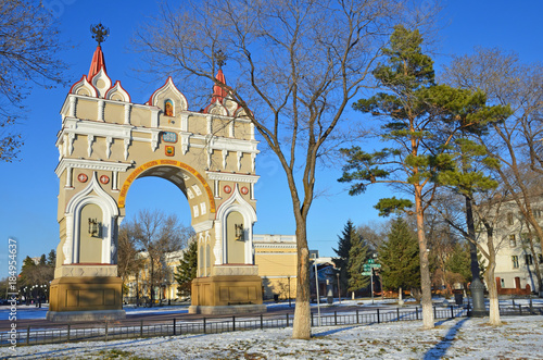 Россия, Благовещенск. Триумфальная арка в честь посещения города цесаревичем Николаем в 1891 году (реконструкция) на Краснофлотской набережной photo