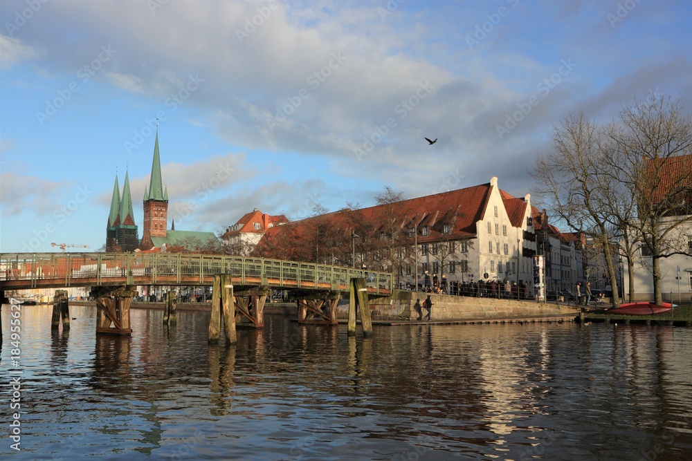 malerische Brücke über die Obertrave in Lübeck