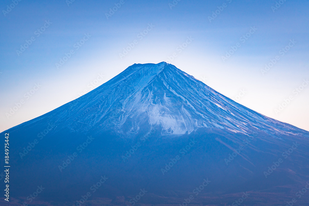 Fototapeta premium 三つ峠山頂からの富士山