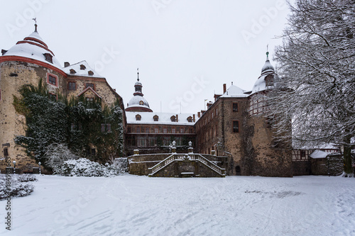 Schloss Laubach verchneit VI photo