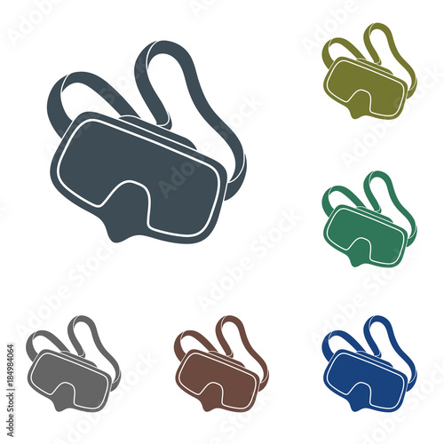 Diving mask icon isolated