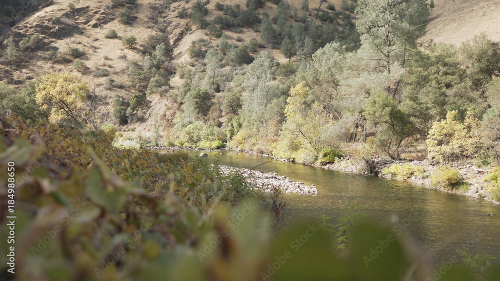 Fototapeta premium gimbal down shot of merced river in daytime