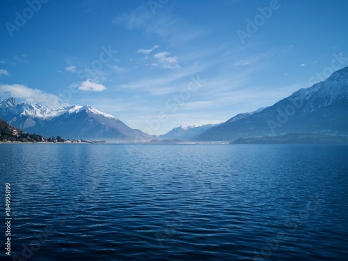 lago e montagne