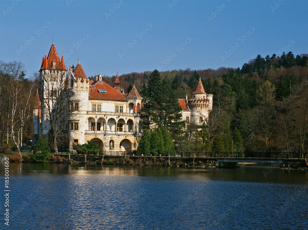Naklejka premium Zinkovy castle 01
