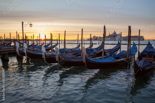 Sonnenaufgang in Venedig, Italien  © pit24
