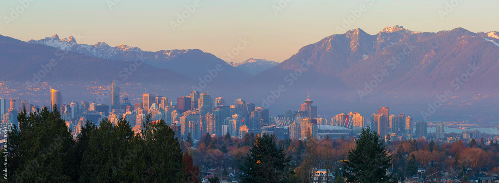 Obraz premium Vancouver BC Downtown Cityscape w Sunset Panorama Kolumbia Brytyjska w Kanadzie