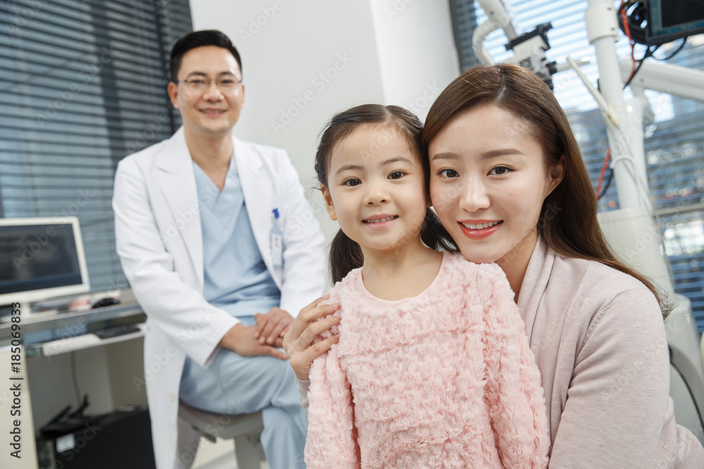 The mother took her daughter to the dentist The mother took her daughter to the dentist