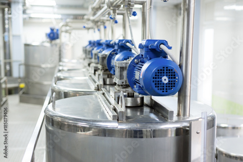 Fototapete A number of electric motors with reducers