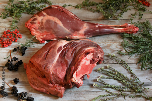 дичь, оленина, косуля мясо