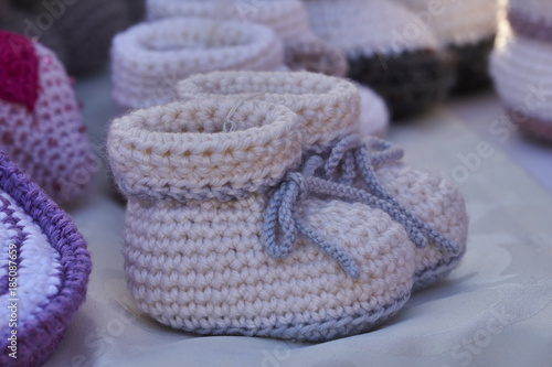 handmade slippers for newborn © spetenfia