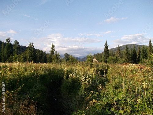 Kuznetsk Alatau, podnebesnye zubja.