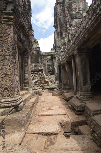 Angkor Thom   Traces of the Khmer civilization    