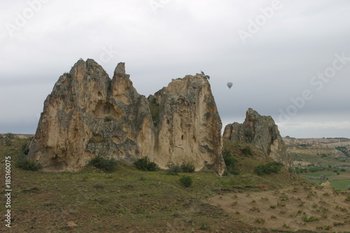 Capadocia, región histórica de Anatolia Central, en Turquía, que abarca partes de las provincias de Kayseri, Aksaray, Niğde y Nevşehir.