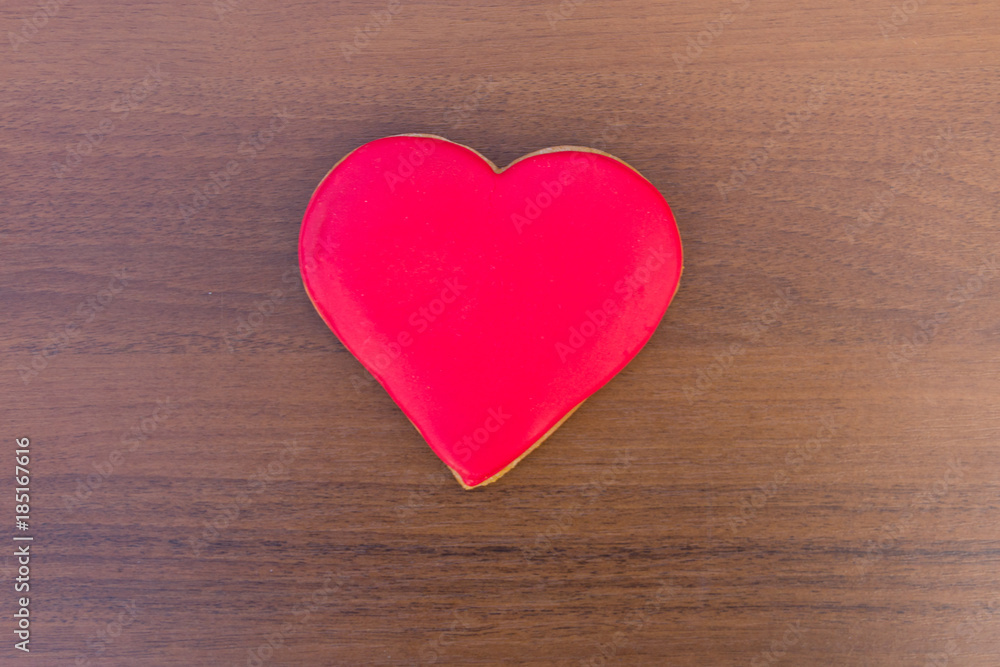 Obraz premium Heart shaped cookies for valentine day on wooden table