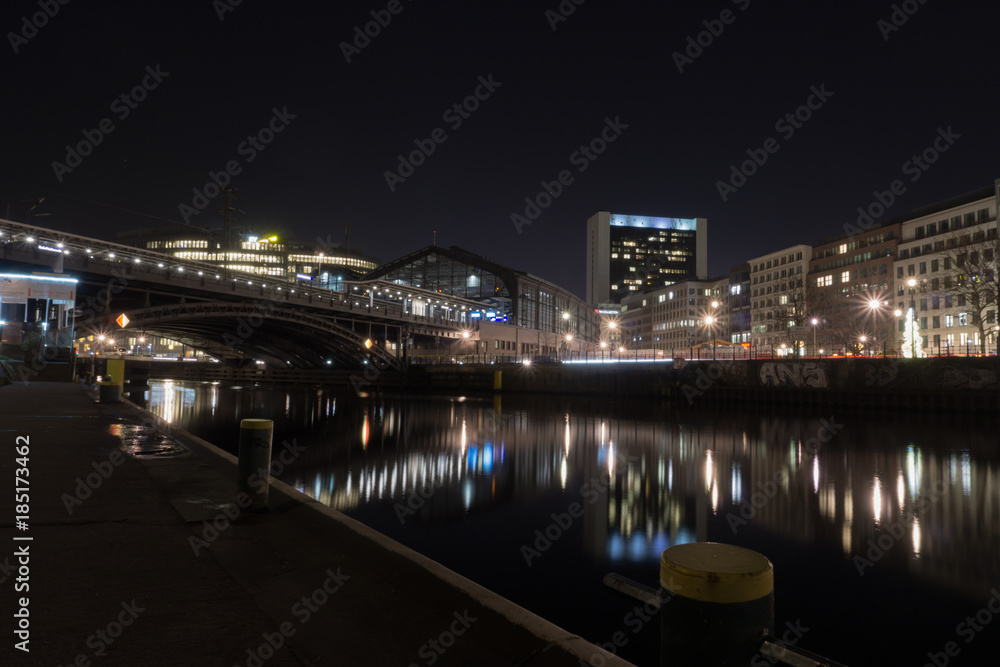 Fototapeta premium Bahnhof Friedrichstrasse