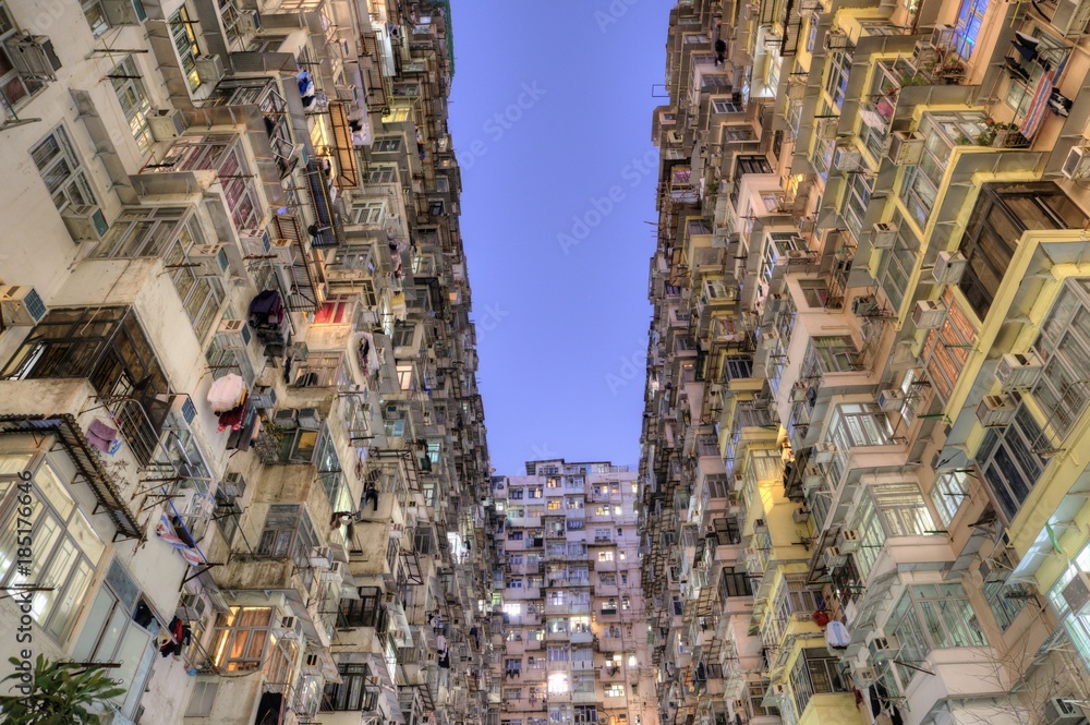 Obraz premium „Budynek potwora” w Hongkongu.