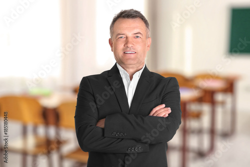 Foto Blurred view of school classroom interior