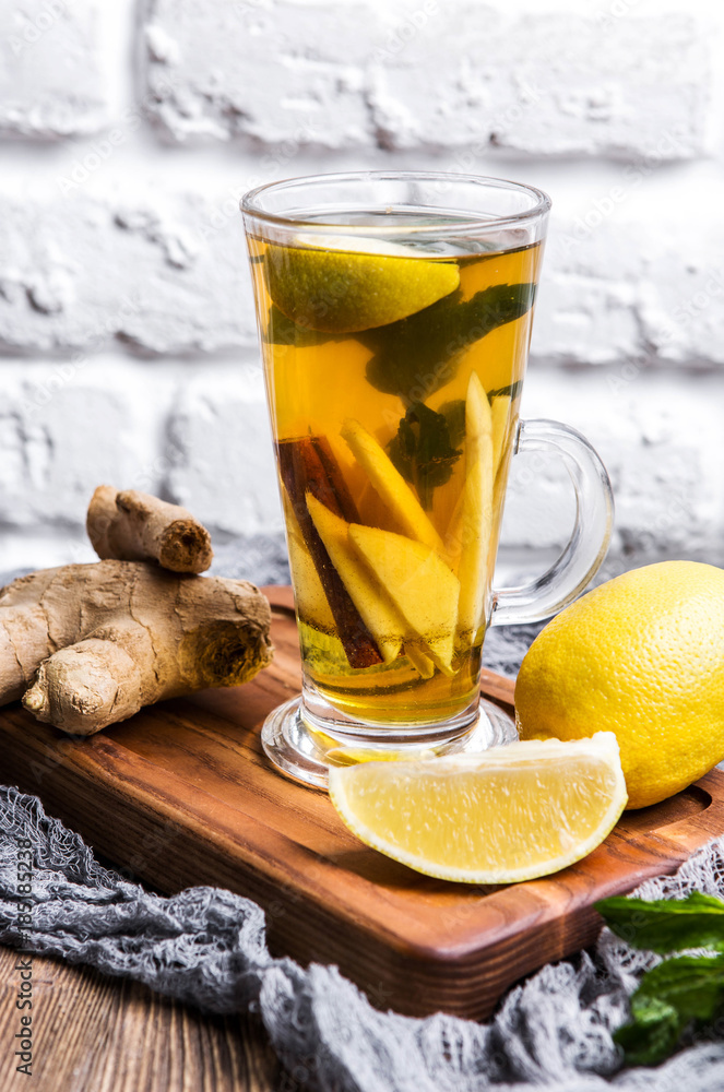 Hot Citrus tea with ginger, lemon and mint Hot Citrus tea with ginger, lemon and mint
