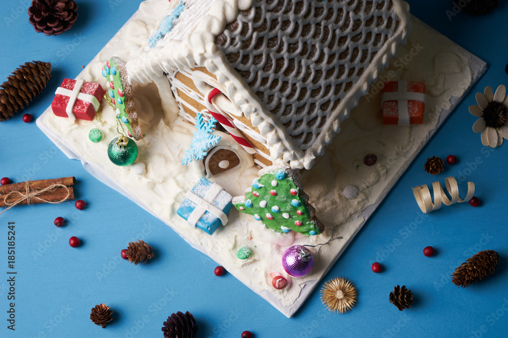 Obraz premium Traditional homemade gingerbread cookies