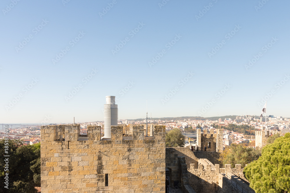 Interior do Castelo de São Jorge, na cidade de Lisboa, Portugal, durante o mes de dezembro de 2017. Interior do Castelo de São Jorge, na cidade de Lisboa, Portugal, durante o mes de dezembro de 2017.