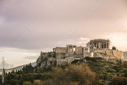 parthenon temple on the acropolis in early morning light