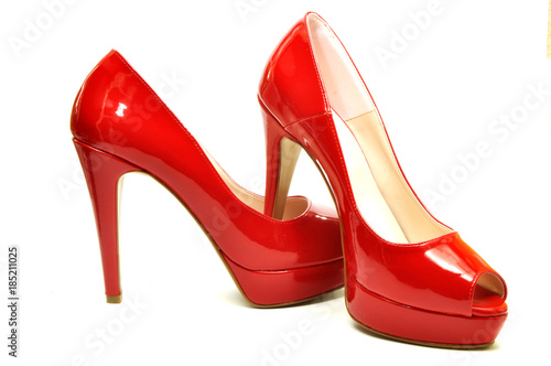 Elegant red shoes for a modern woman 05