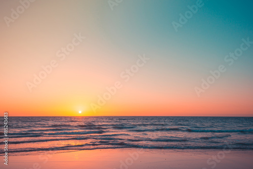 Fototapeta Naklejka Na Ścianę i Meble -  Beautiful sunset at Glenelg beach