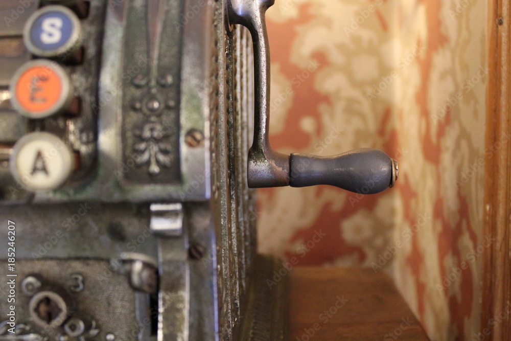 Antico registratore di cassa