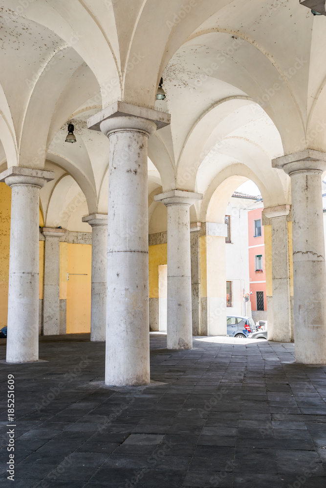 Italian columns